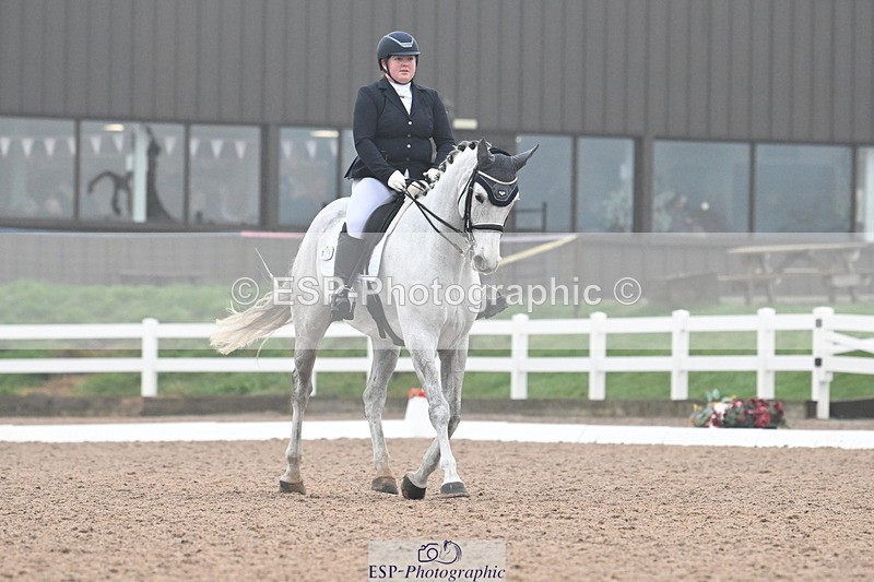 240217A-120356-02512 - 179-Sophie.Gregory-Lady.Lucydale