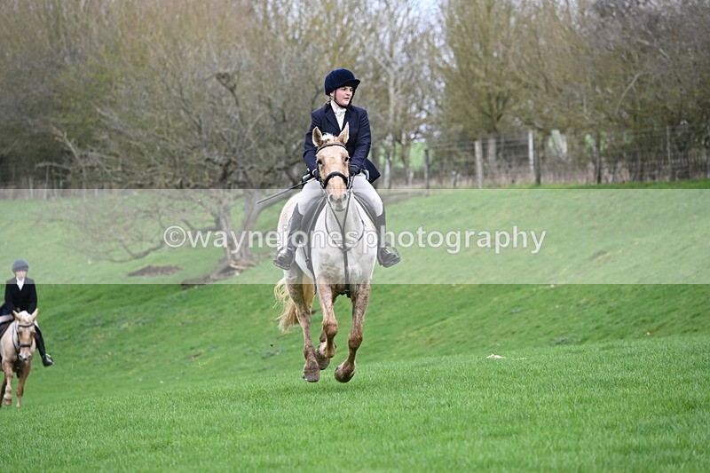 WJ6_9325 - Line Three