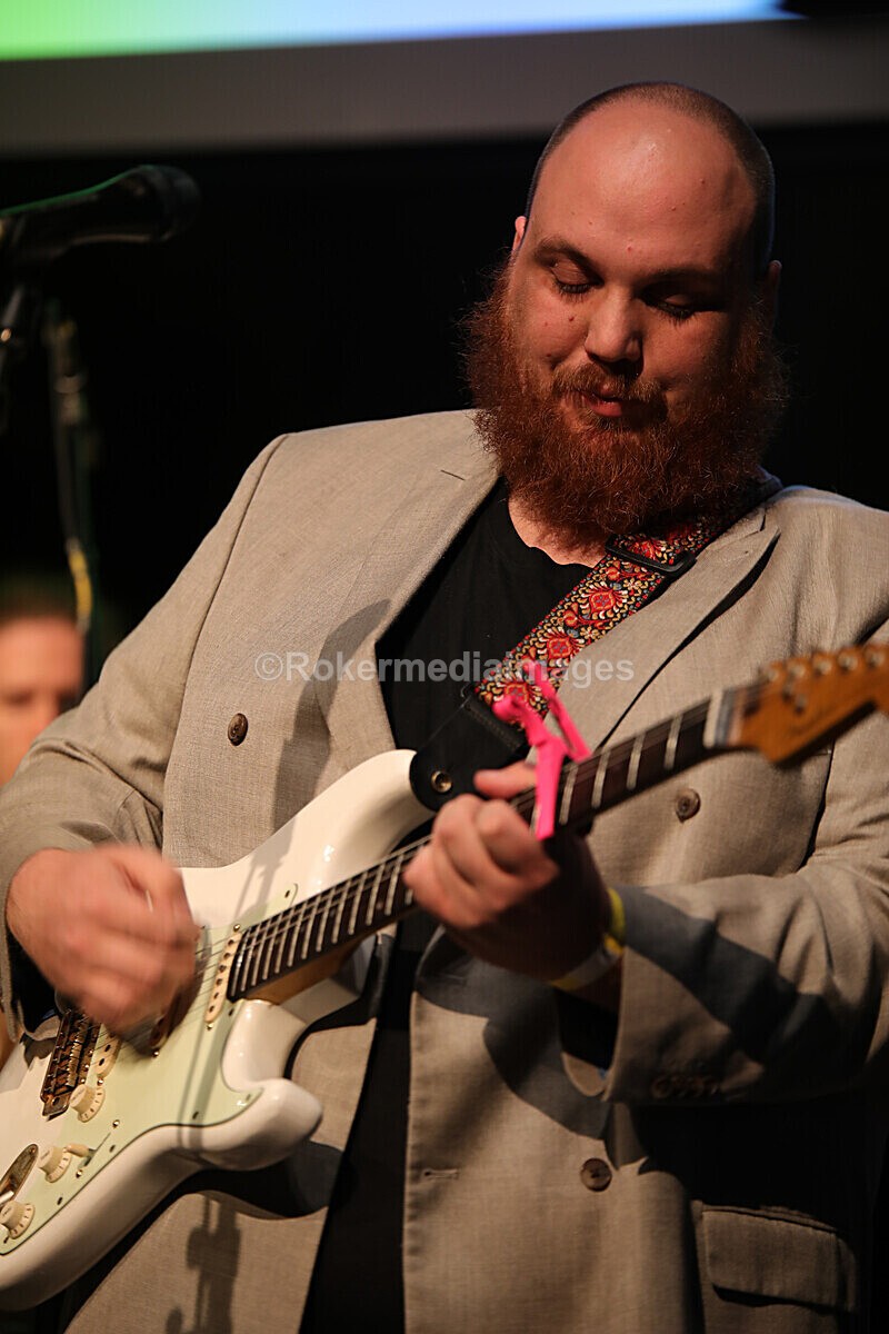 FOLK N BLUES-486 - FOLK and BLUES SEPT 2022