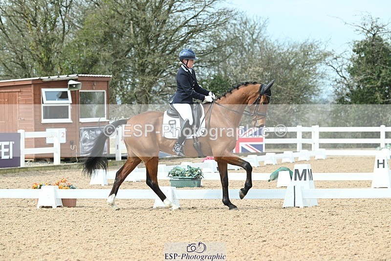 250403-103501-01457 - 036-Abbie.Newbury-Seagry.Viceroy