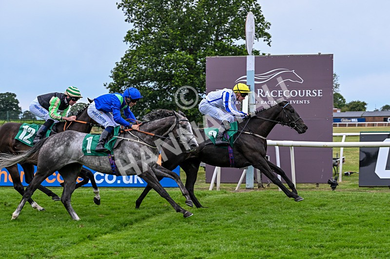 010726-Race 8-Farandaway-9046 - Race 8 16.40pm William Hill Summer Cup Saturday 1st August Book Now Handicap