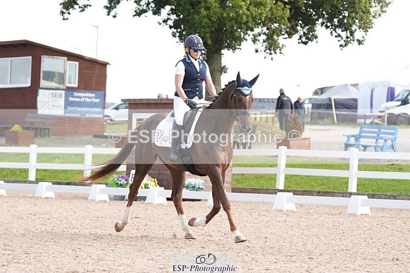 250906-104049-01532 - 006-Verity.PerryVogue