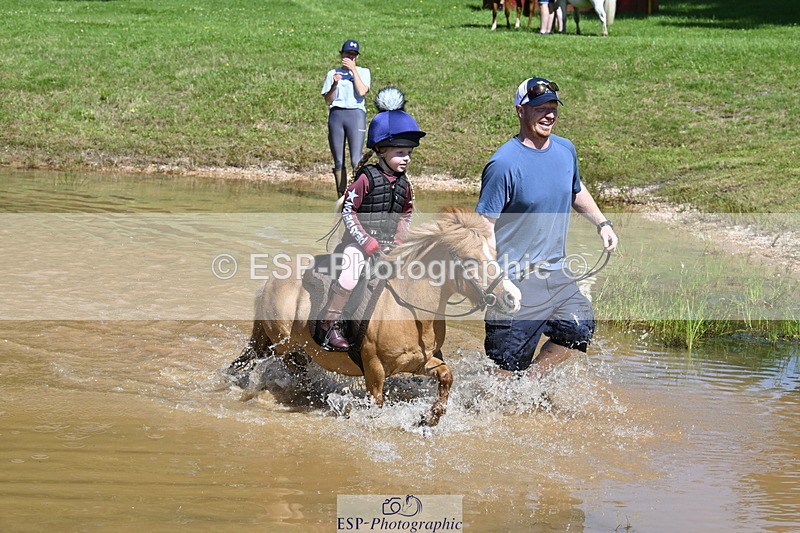 240728B-111508-01281 - Gemma's Group XC