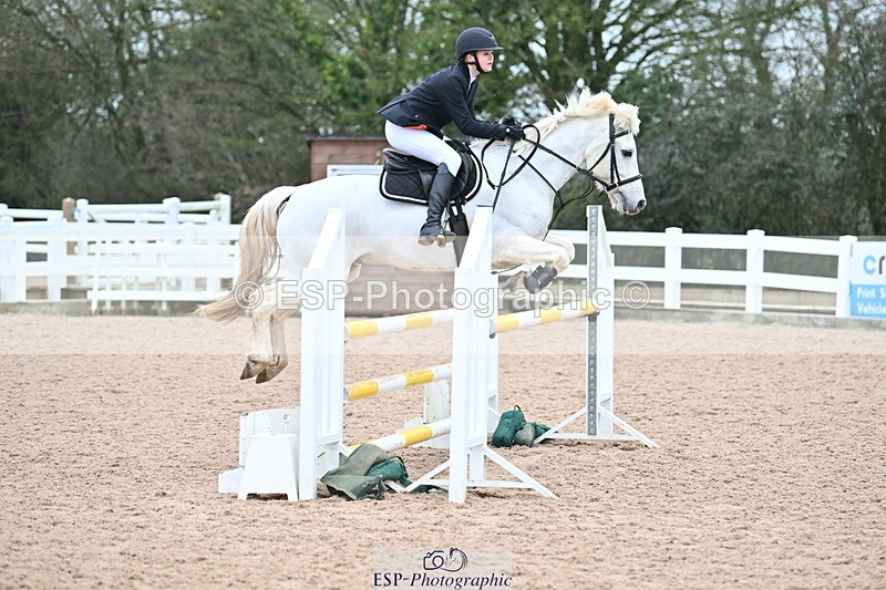 240128A-121900-00829 - Cls 4 Pony Newcomers and 1m Open