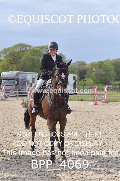 BPP_4069 - CLASS 9 - FRI - Senior Newcomers/ 1.10m Open