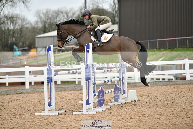 240112A-122710-00725 - Cls 5 Newcomers and 1.10m Open