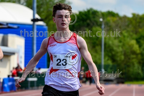 West25Sat-927315 - Track Male