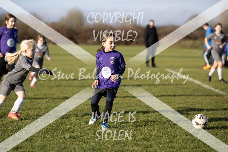 1DX30434 - 2026-01-17 FC Abbey Meads U9 Purple Girls V Develop FC U9 Girls