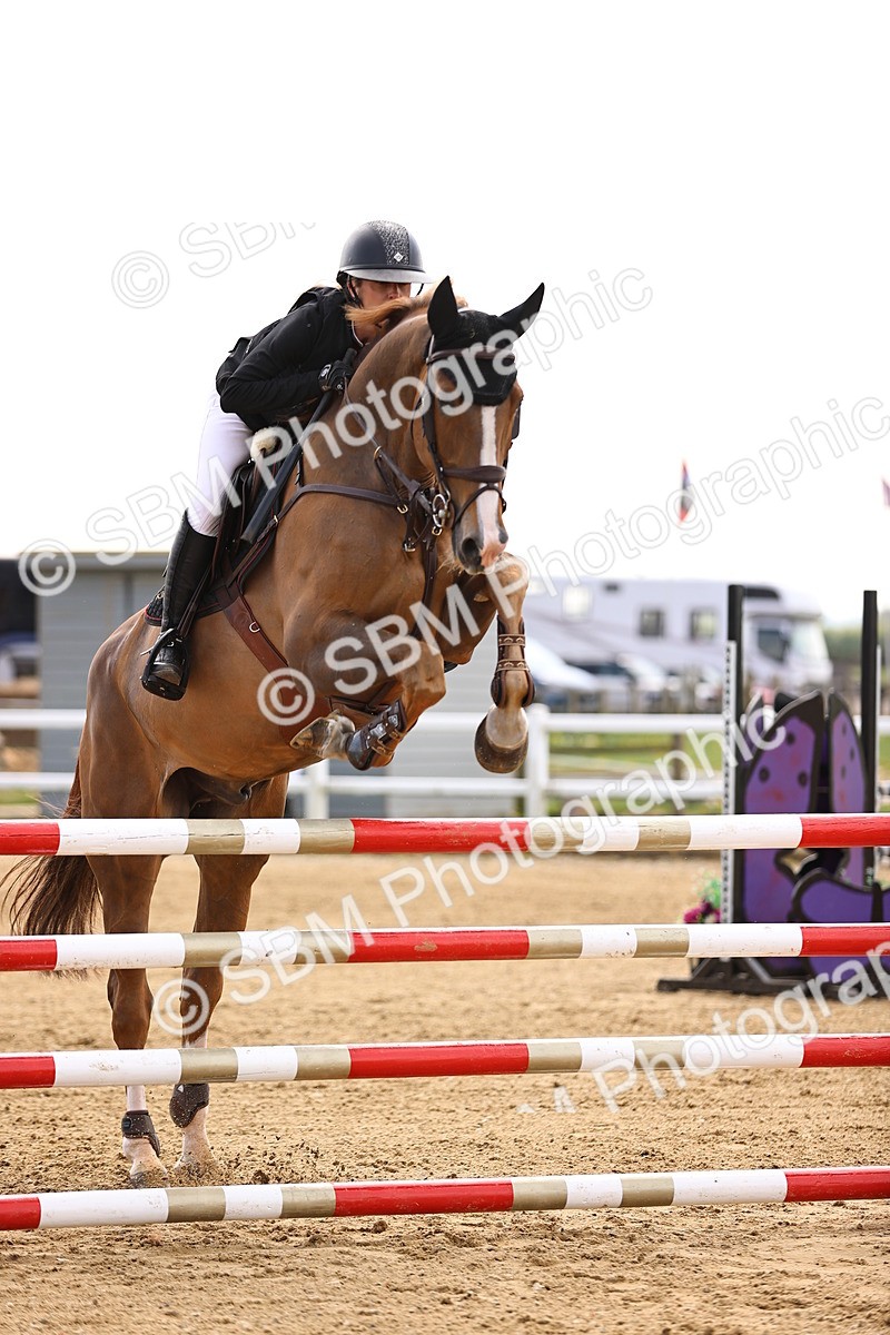 SBM_002419 - Class 11 - Senior newcomers - 1.10m