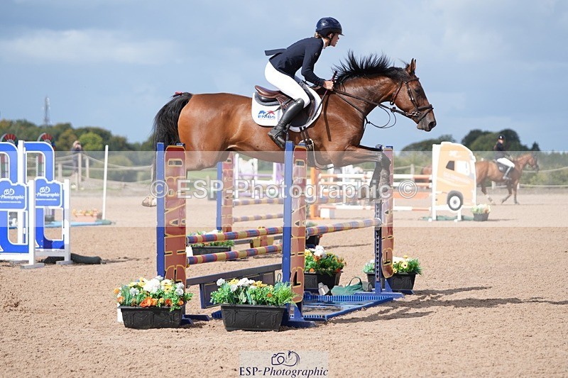 250913-120006-06798 - Cls 15 Snr Foxhunter