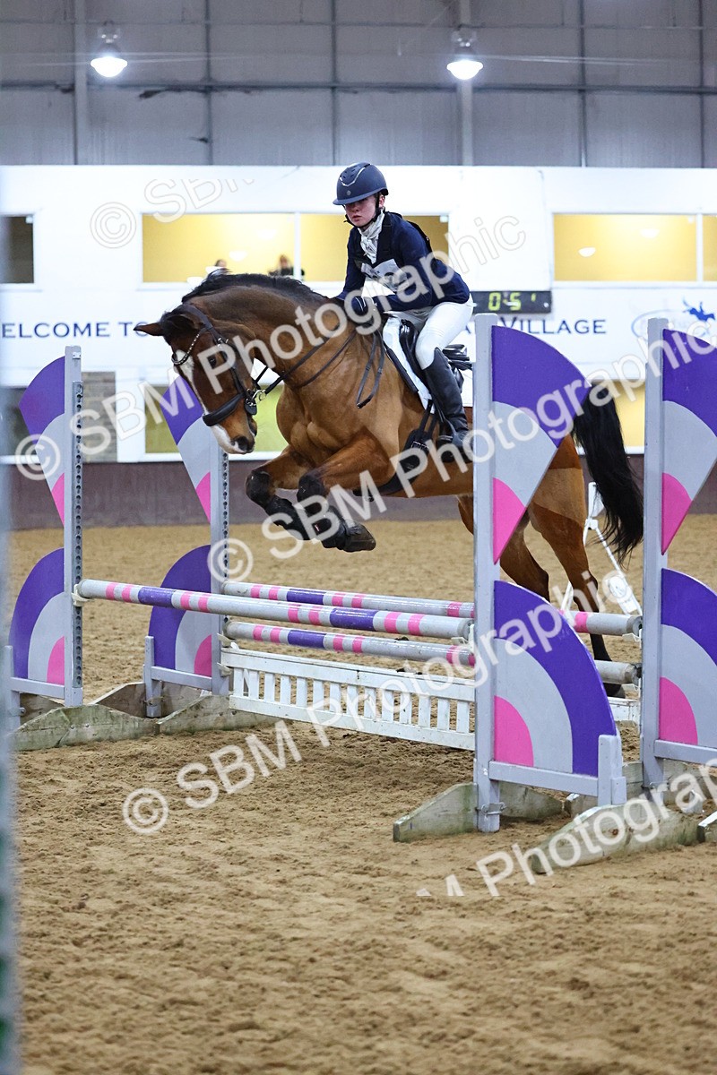 SBM_002756 - Class 6 - Holly & Ivy Stakes - 90cm