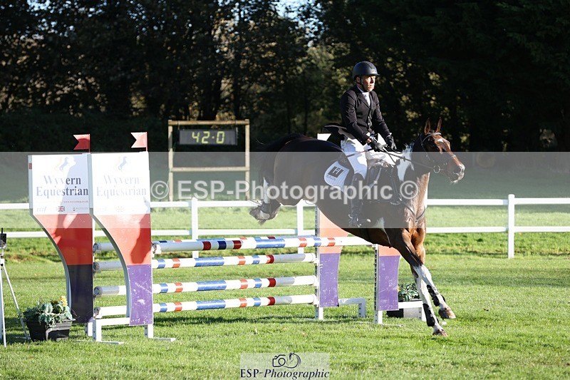 231022-093437-23966 - 640-UP.TO.MISCHIEF-Will.van.Ufford-TrotUp+SJ