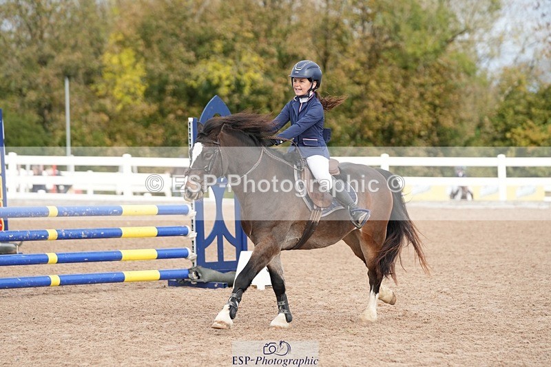 251026-120436-02312 - Cls 4 Pony Winter Novice + 80cm Open