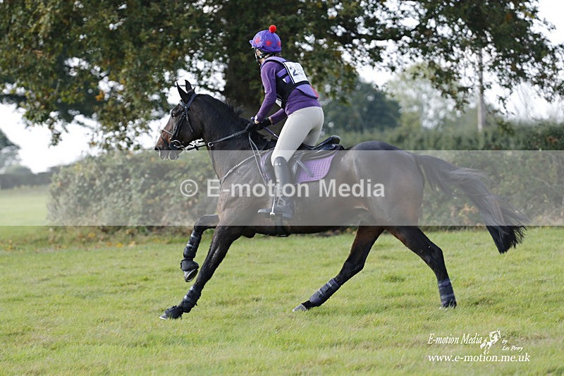  WWHT 171021 3902 - Open (1.00m)  17/10/21