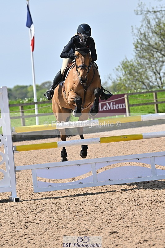 240509A-112757-01173 - Cls 9 Snr 1.20m Open