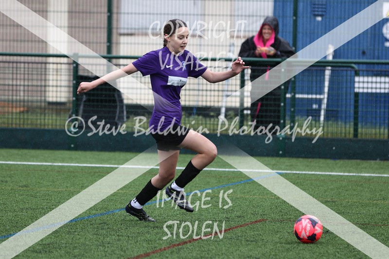 1DX32317 - Sat 6th U12 Girls
