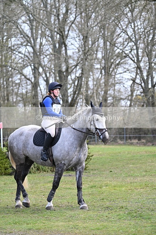 WJ7_0130 - Time 10:13 to 10:38 Times at the Fence