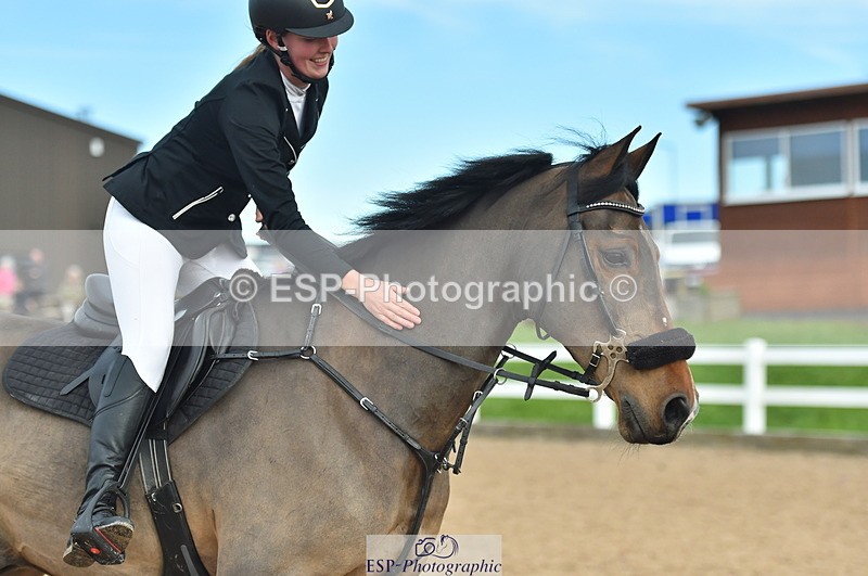 231111A-122620-01845 - Cls 12 Newcomers & 1.10m Open