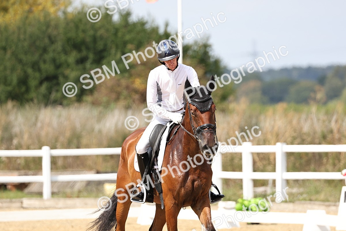 SBM_018786 - Class 16 - Novice 5 - 12.08-13.11