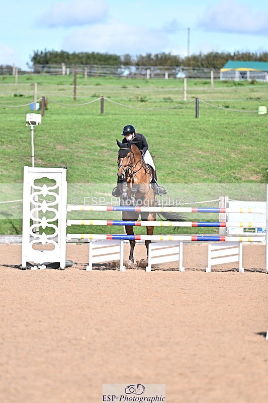 260923B-152453-00990 - Cls 06 Snr Fox & 1.20m Open