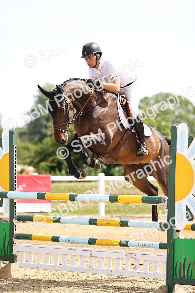 SBM_000425 - Class 15 - Redpost Equestian Senior Foxhunter - 1.20m