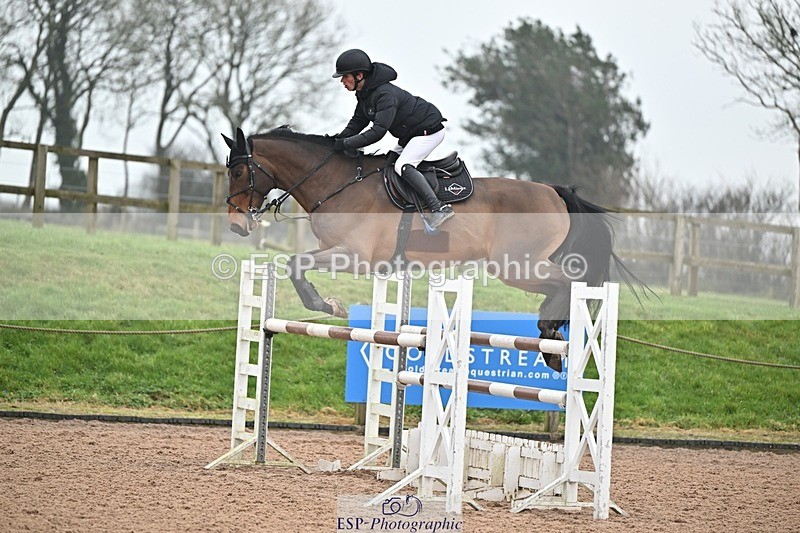 250122-143455-00672 - Cls 6 Foxhunter and 1.20m
