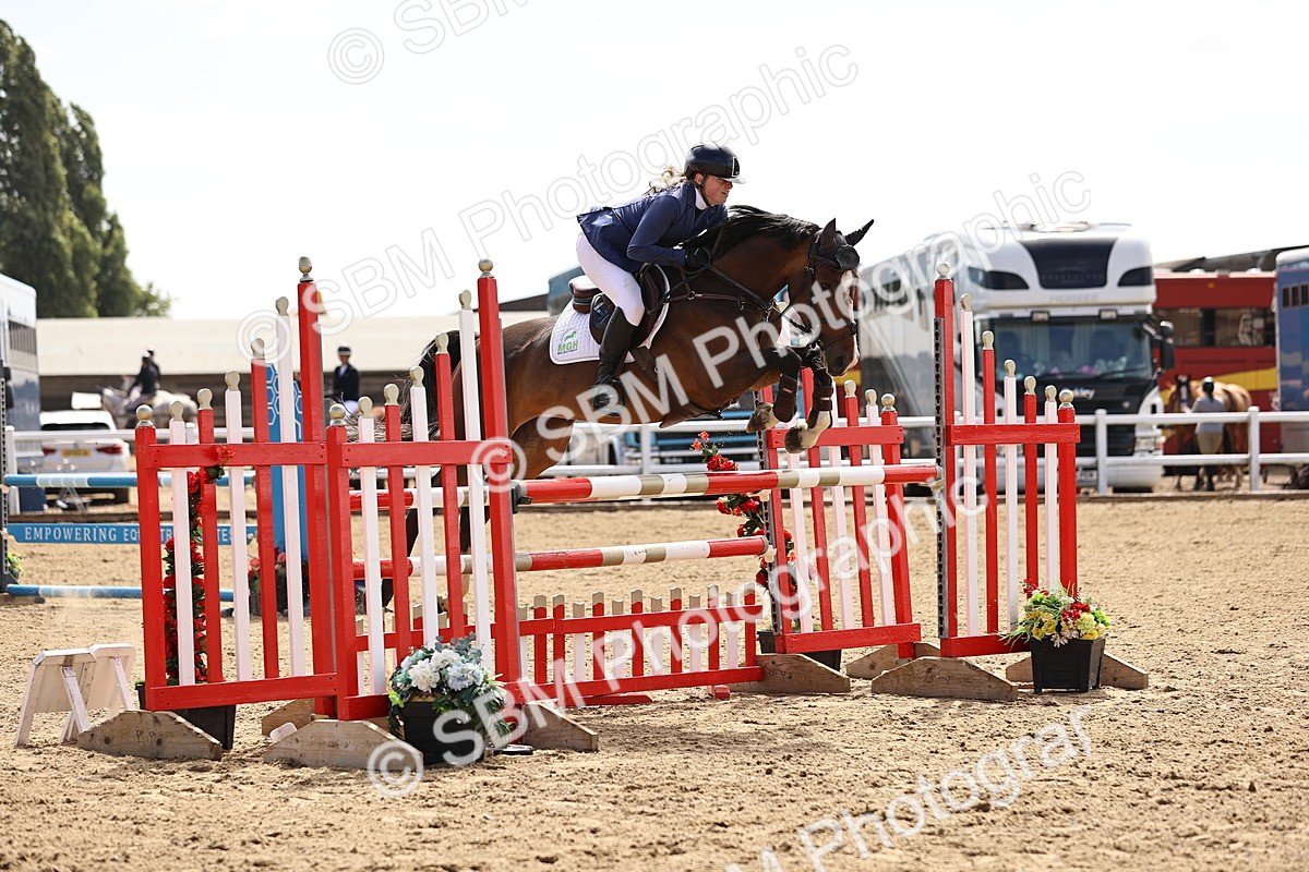 SBM_009760 - Class 8 - Senior Newcomers - 1.10  Open