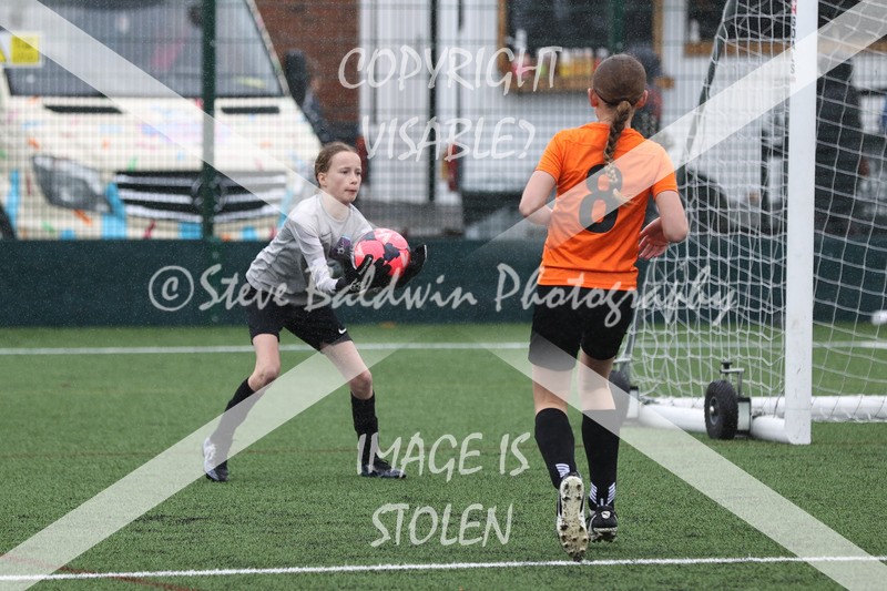 1DX32240 - Sat 6th U12 Girls