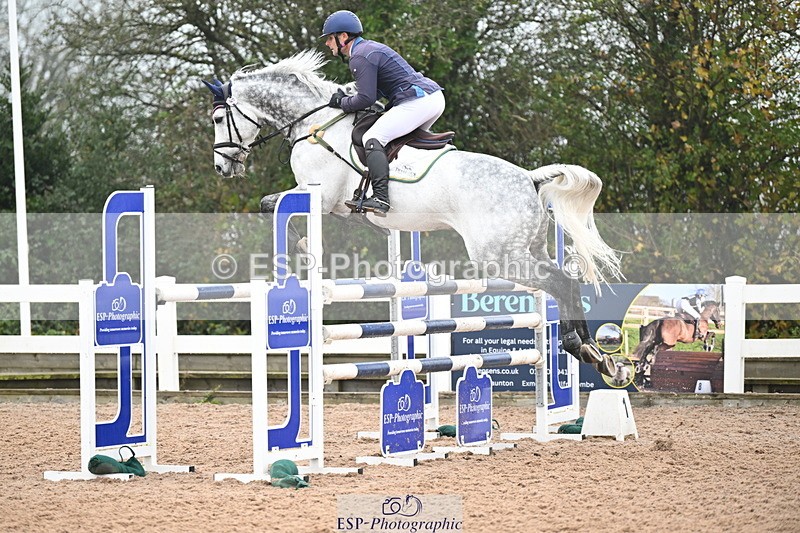 241102A-130436-04710 - SAT Cls 15 Foxhunter and 1.20m Open