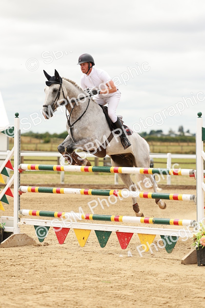 SBM_017559 - Class 21 - Senior Newcomers Championship 2d Rd