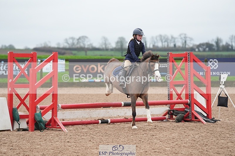 251116-095714-01464 - Cls 18 Clear Round 50cm
