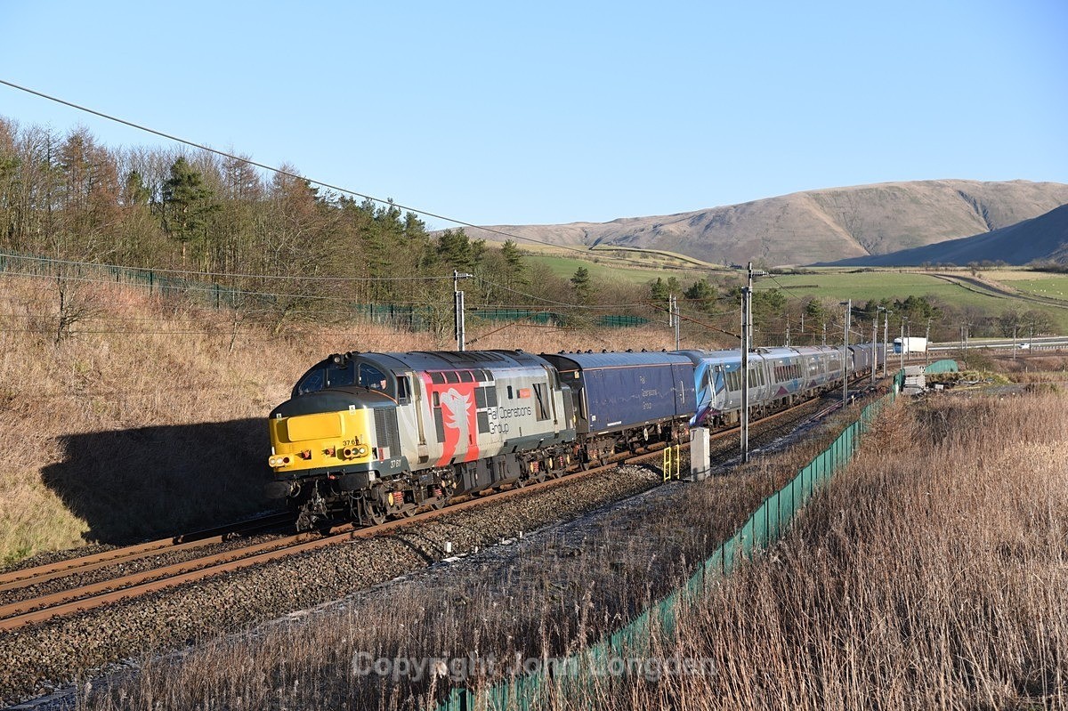 JL - 20.1.22 37611 & 397005 5N32 Kilmarnock - Longsight, Natland - West Coast Main Line (north to south)