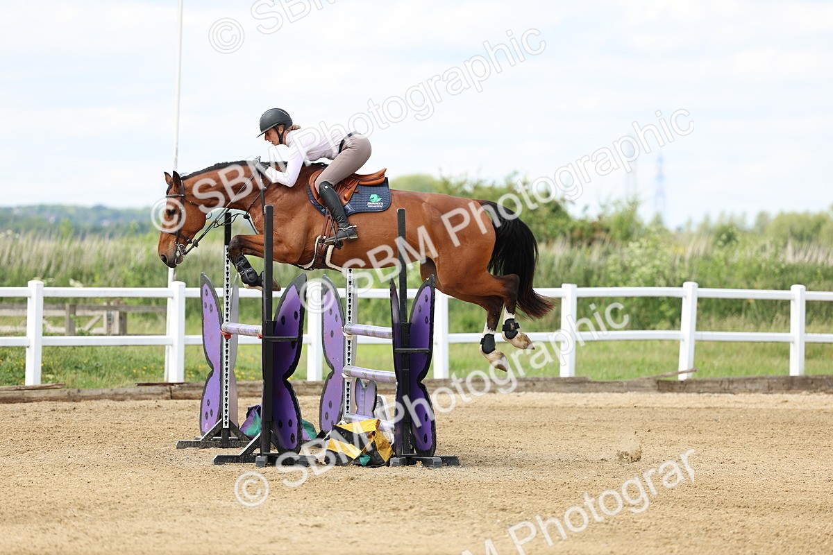 SBM_005899 - Class 19 - Senior Newcomers - 1.10m