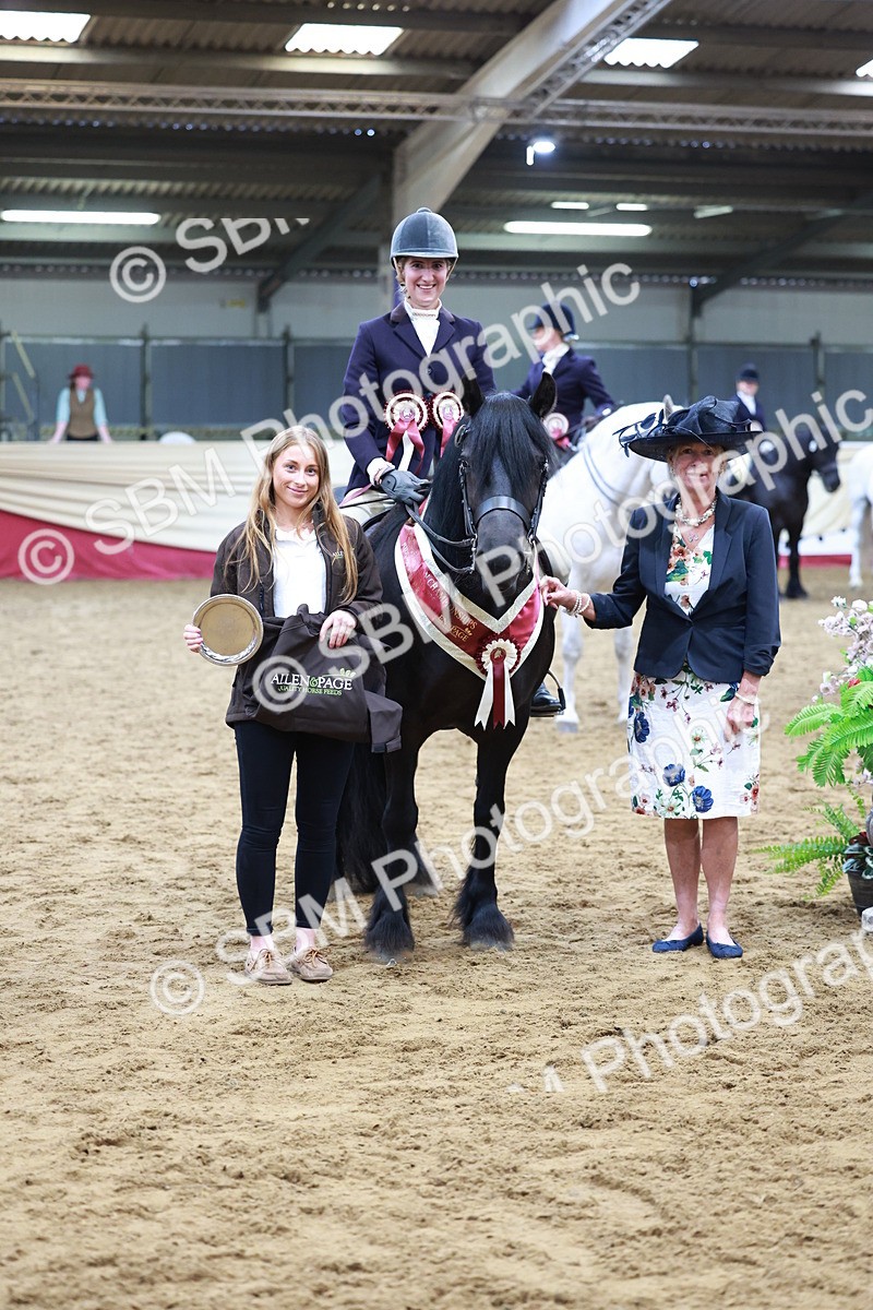 SBM_18896 - Class 952 - M&M Ridden Supreme Final