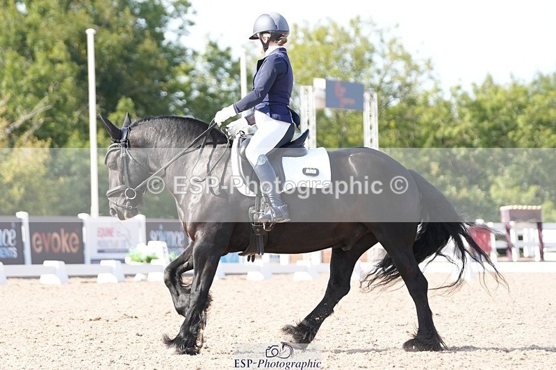 250817-163338-11731 - 188-Marina.GreenawayHynholme.Gladiator