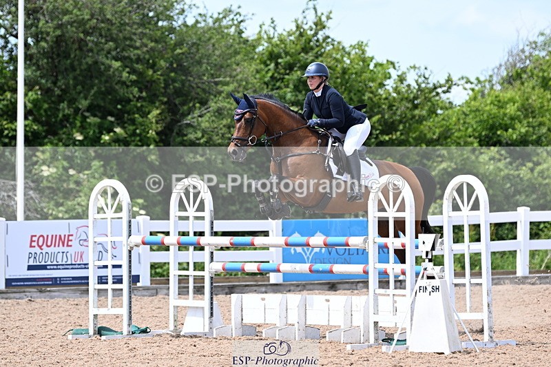 240619A-140343-00377 - Cls 4 Snr Newcomers and 1.10m Open