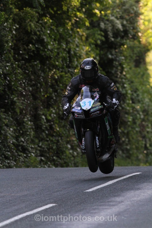 Mark Parrett BMW / C and C LTD - Friday Practice - Solos