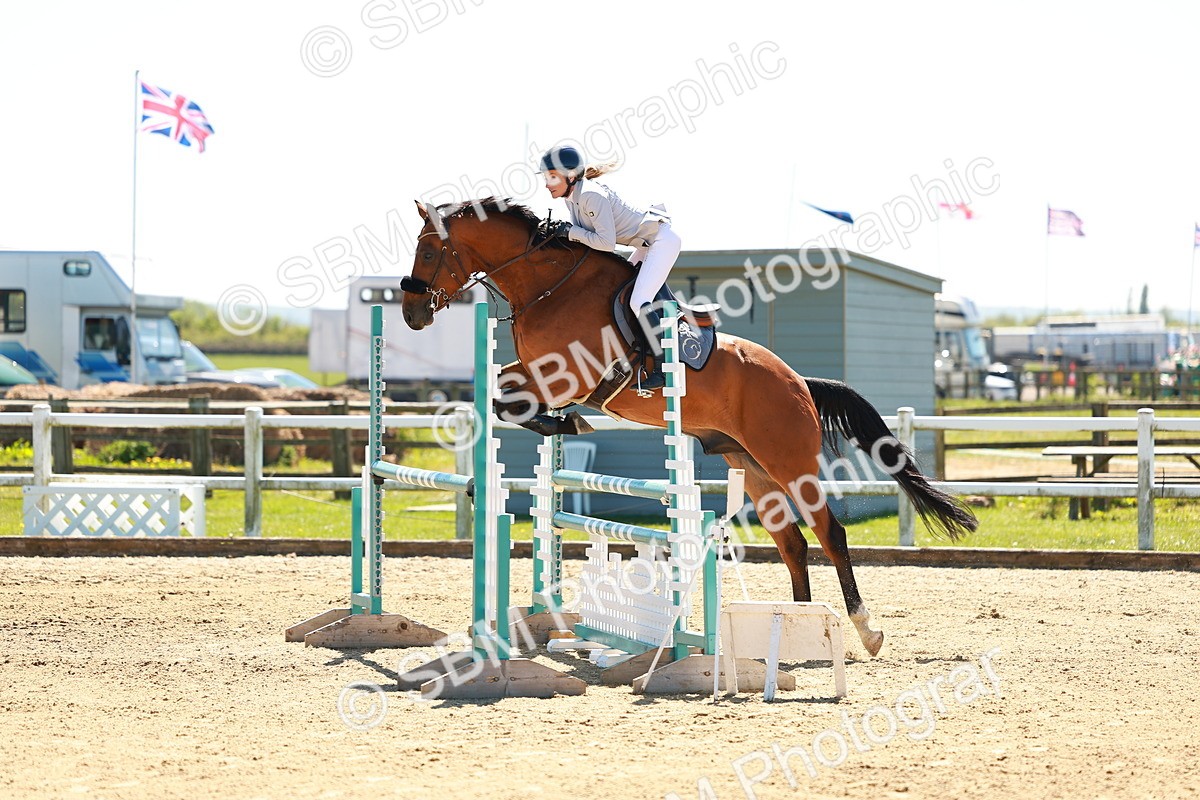 SBM_001100 - Class 4 - Senior Newcomers 1.10m