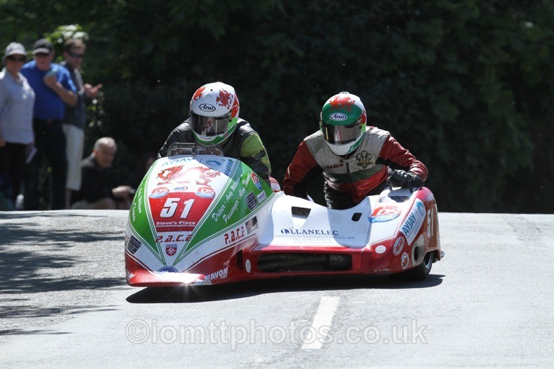 IMG_2426 - Sidecar Race 2 - TT 2013
