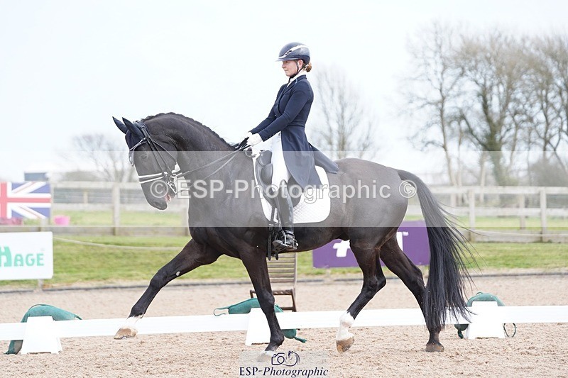 250403-142604-02927 - 027-Zoe.Sleigh-Zall.stensvang