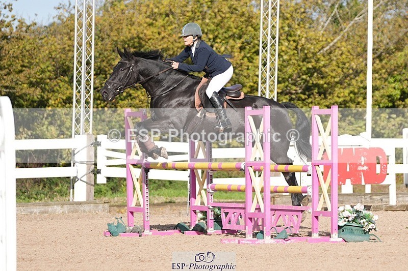 251005-103618-02587 - Cls 22 British Novice and 90cm