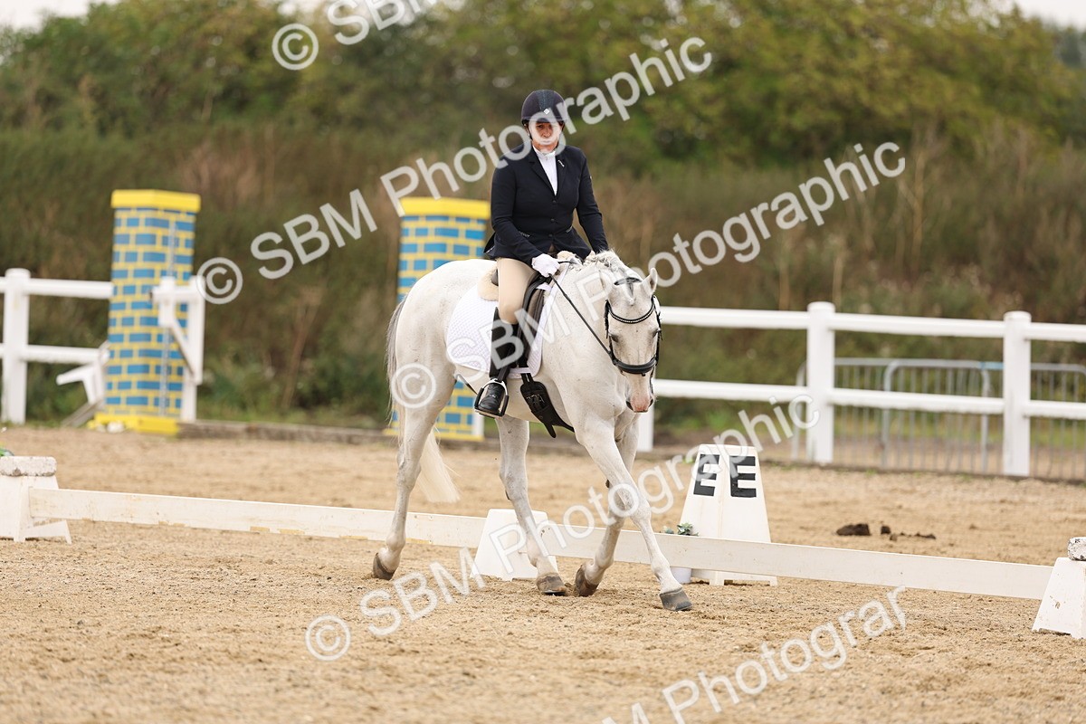 SBM_01745 - Class 9 - Novice 27 Champs