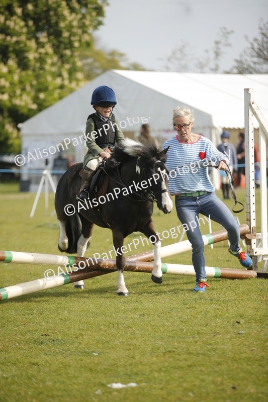 20260426-1039 - Class 1 - Mini Jumping - Lead rein or Assisted