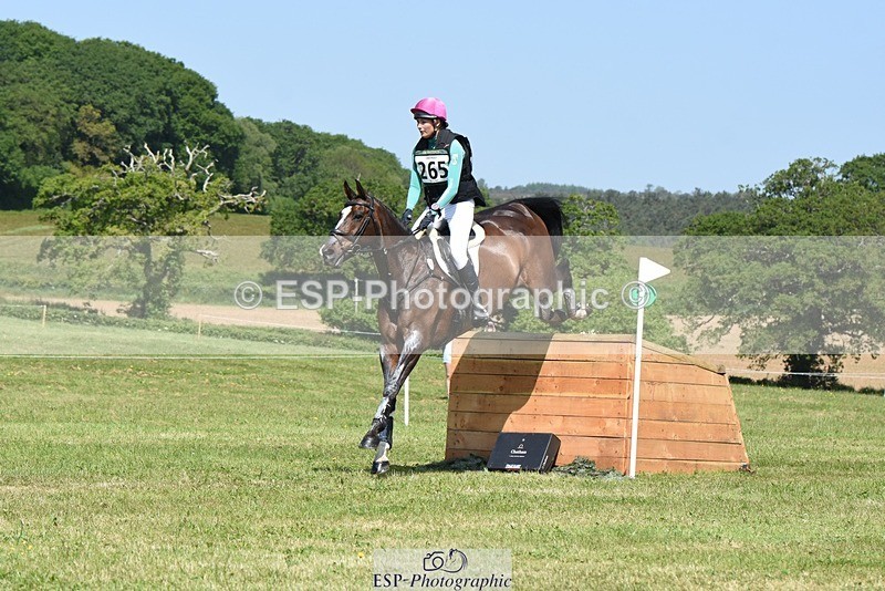 230527-110132-08772 - 265-ISAAC_NEWTON-Jess_Rimmer-XC