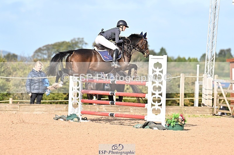 251005-102409-02748 - Cls 15 Foxhunter and 1.20m
