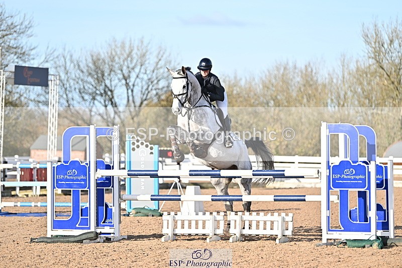 241113A-134859-00722 - Cls 05A&B Snr Fox & 1.20m Open