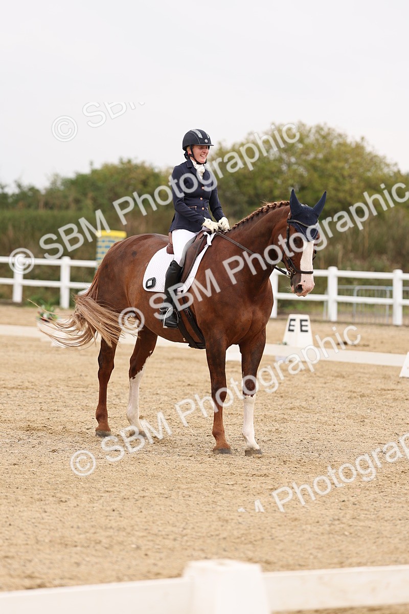 SBM_01656 - Class 9 - Novice 27 Champs