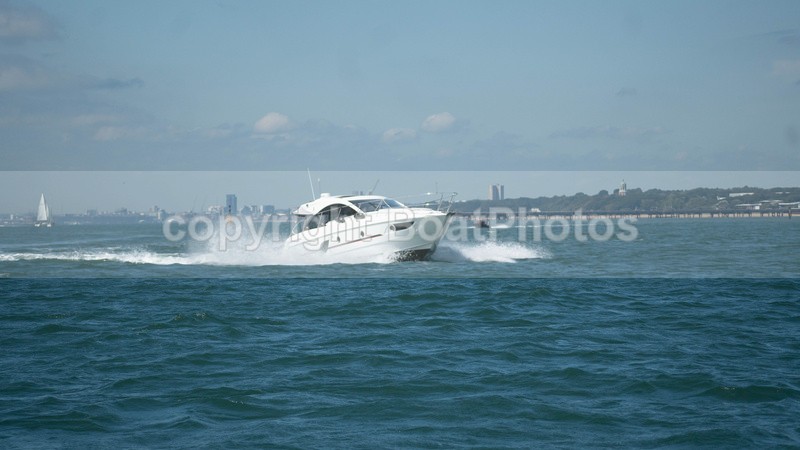  - 230810 GRAN TURISMO 38 BENETEAU