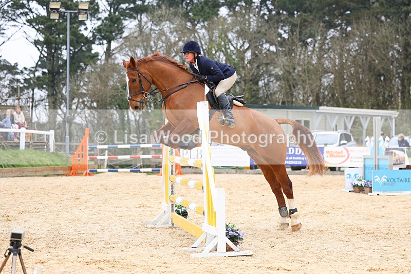 3E7A7609 - Class 8: Senior Newcomers/1.10m open