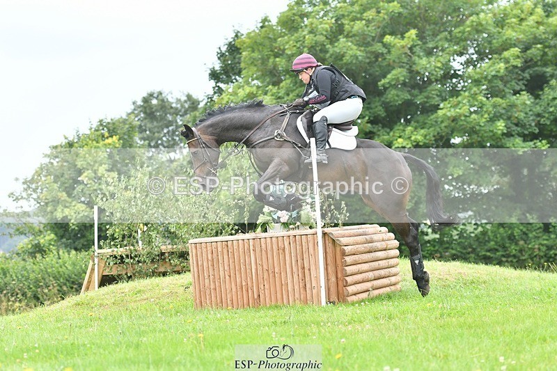 240803-105159-01409 - 110-Lizzie_Luxton-KILCARNA_BARNEY